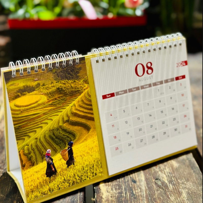 Lịch chữ A hoa văn thủy mạc