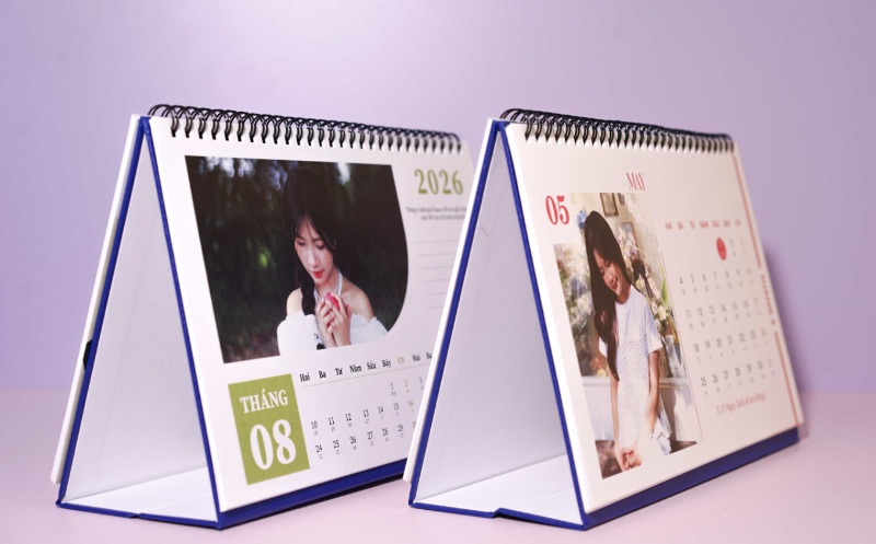 Lịch chữ A tối giản monochrome