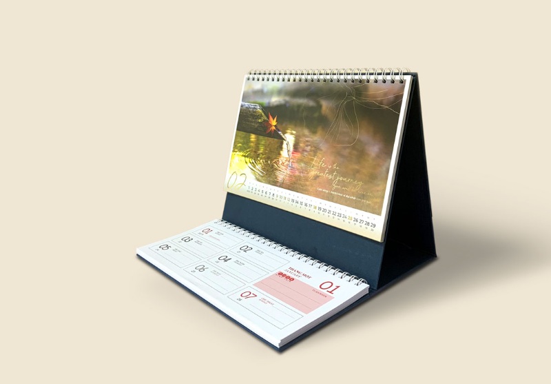 Lịch chữ M bìa da PU