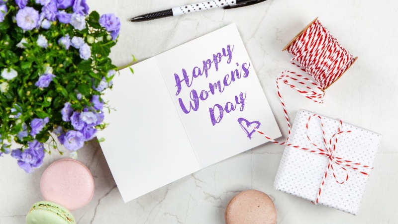 mẫu thiệp 8 tháng 3 tặng bà