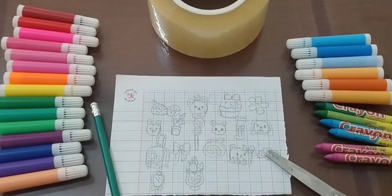 Khi làm sticker handmade tại nhà, bạn có thể thay thế băng keo 2 mặt bằng nhiều nguyên liệu 